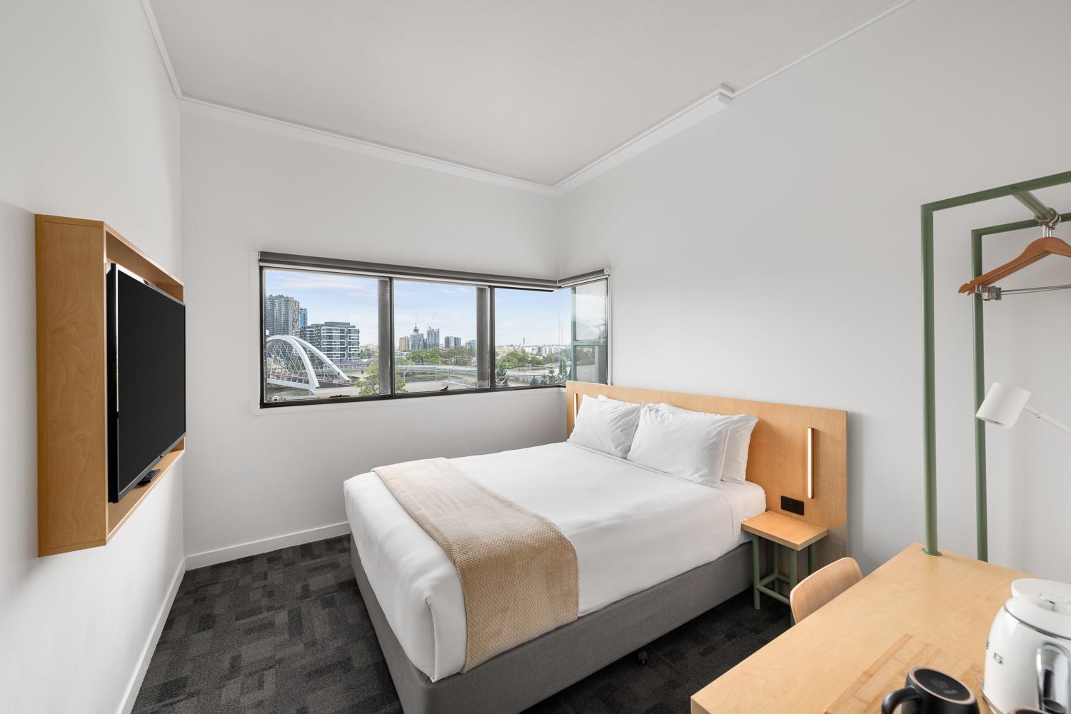 Yha * Brisbane