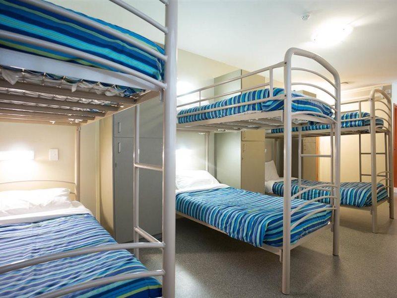 Yha Hostel *